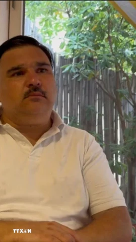 Giáo sư Ezequiel Ramoneda, điều phối viên Trung tâm Nghiên cứu Đông Nam Á (CESEA) của Argentina, trả lời phỏng vấn phóng viên TTXVN tại Buenos Aires. (Ảnh: Diệu Hương/TTXVN)