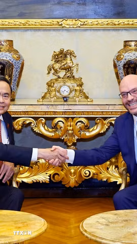 Chủ tịch Quốc hội Trần Thanh Mẫn hội đàm với Chủ tịch Hạ viện Italy Lorenzo Fontana. (Ảnh: Doãn Tấn/TTXVN)