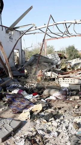 Cảnh đổ nát sau cuộc không kích tại Saada, Yemen, ngày 28/4/2025. (Ảnh: THX/TTXVN)