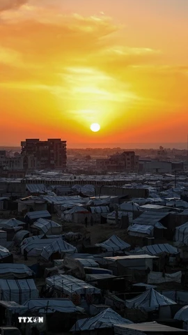 Trại tị nạn ở Khan Yunis, Dải Gaza. (Nguồn: THX/TTXVN)