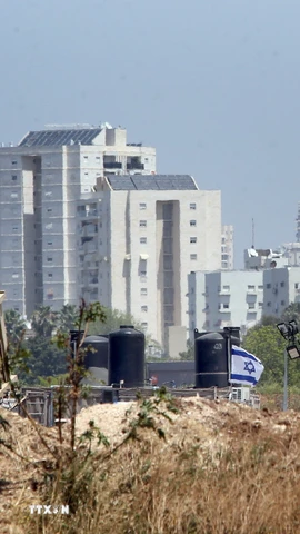 Hệ thống phòng thủ tên lửa Vòm Sắt được triển khai gần Tel Aviv, Israel. (Nguồn: THX/TTXVN)