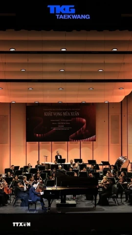 Chương trình hòa nhạc đặc biệt “Khát vọng mùa Xuân” chào mừng Đại hội đại biểu toàn quốc lần thứ XIV của Đảng và hướng tới Kỷ niệm 96 năm Ngày thành lập Đảng Cộng sản Việt Nam (3/2/1930-3/2/2026). (Nguồn: TTXVN phát)