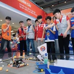 Các học sinh tranh tài tại cuộc thi. (Ảnh: BTC)