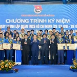 Giải thưởng Lý Tự Trọng năm 2025 vinh danh 100 cán bộ đoàn xuất sắc toàn quốc. (Ảnh: Trung ương Đoàn).