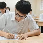 Thí sinh dự thi Tốt nghiệp Trung học phổ thông. (Ảnh: TTXVN).