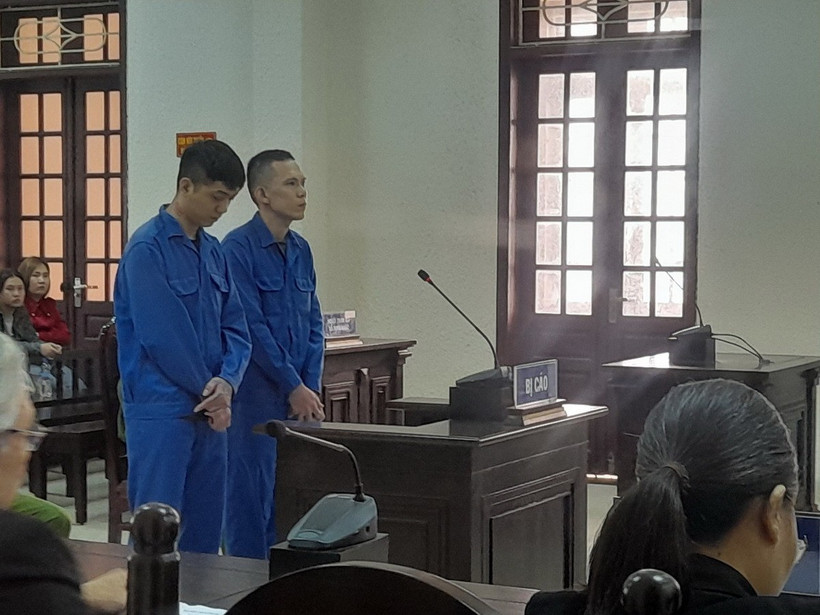 Hai bị cáo tại tòa. (Nguồn: Báo Quảng Trị)