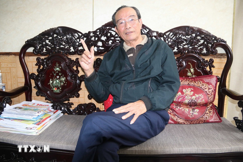 Ông Vũ Hồng Thái - nguyên Phó Bí thư Thường trực Thành ủy Thái Bình (nay là Hưng Yên) đóng góp ý kiến vào Dự thảo Văn kiện Đại hội XIV của Đảng. (Ảnh: Thu Hoài/TTXVN)