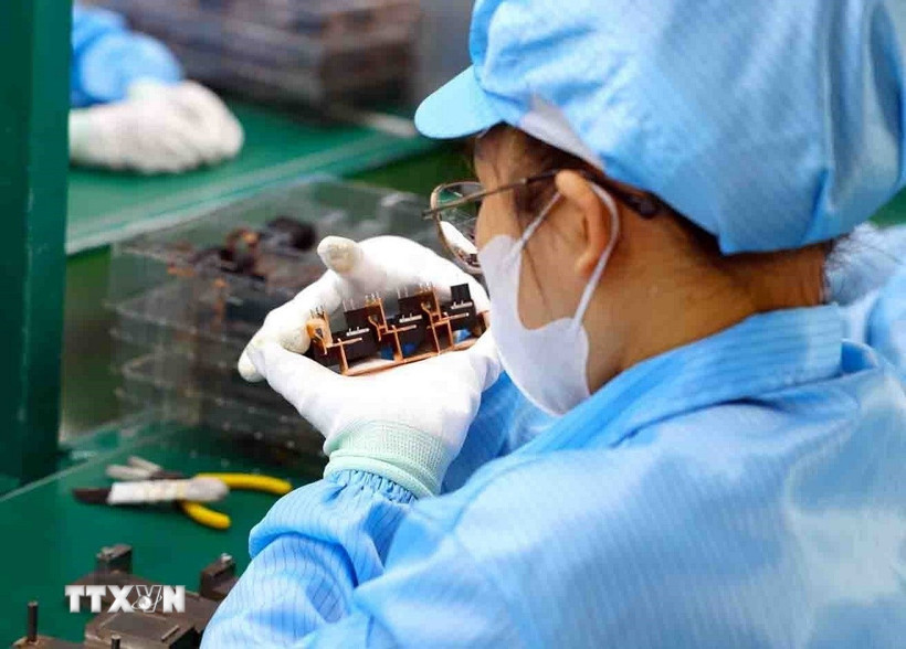 Việt Nam - điểm sáng trong làn sóng tăng trưởng mới của phương Nam Sản xuất linh kiện điện tử. (Nguồn: TTXVN)