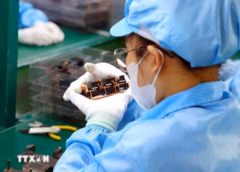 Sản xuất linh kiện điện tử. (Ảnh minh họa. Nguồn: TTXVN)