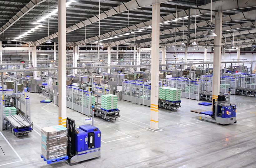 Bên trong nhà máy sản xuất sữa của Vinamilk.