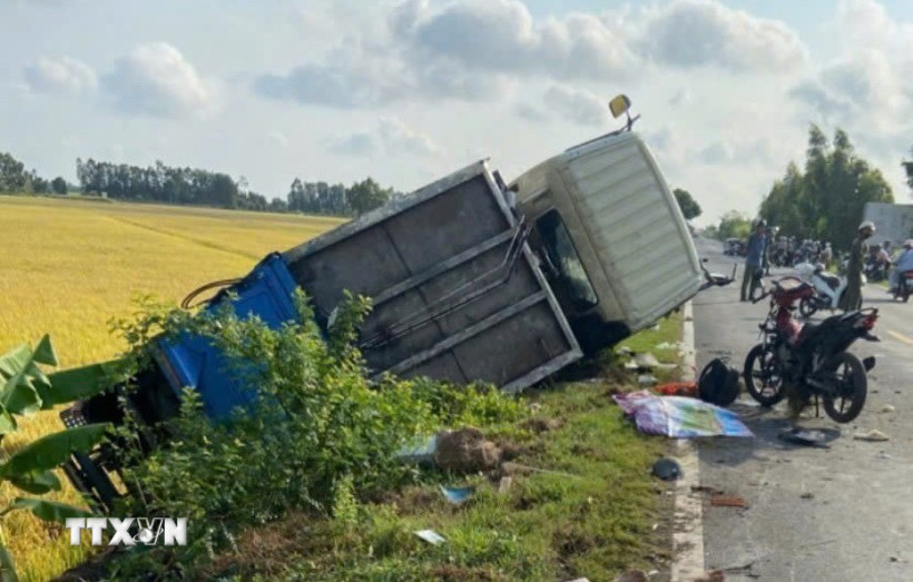 Hiện trường vụ tai nạn. (Ảnh: TTXVN phát)