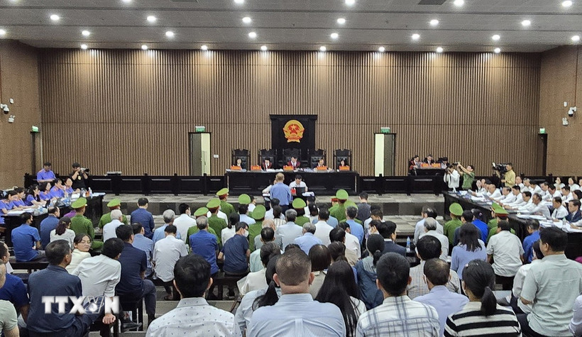 Quang cảnh phiên tòa. (Ảnh: Kim Anh/TTXVN)