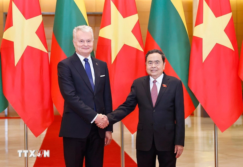 Chủ tịch Quốc hội Trần Thanh Mẫn hội kiến Tổng thống Litva Gitanas Nauseda. (Ảnh: Doãn Tấn/TTXVN)