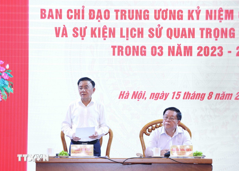 Ông Trần Cẩm Tú, Ủy viên Bộ Chính trị, Thường trực Ban Bí thư, Trưởng Ban Chỉ đạo Trung ương phát biểu chỉ đạo cuộc họp. (Ảnh: Phương Hoa/TTXVN)