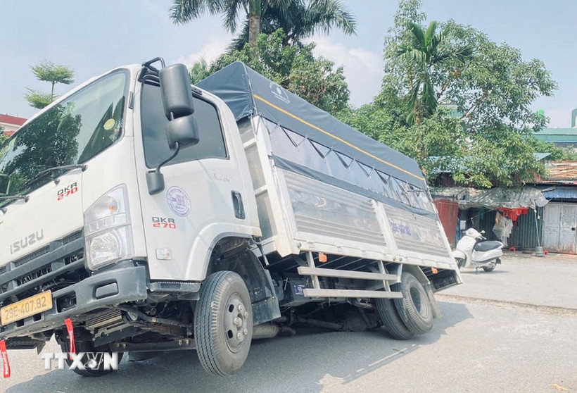 Vị trí hố sụt nằm trong ngõ 297 Trần Cung (phường Nghĩa Đô). (Ảnh: TTXVN phát)