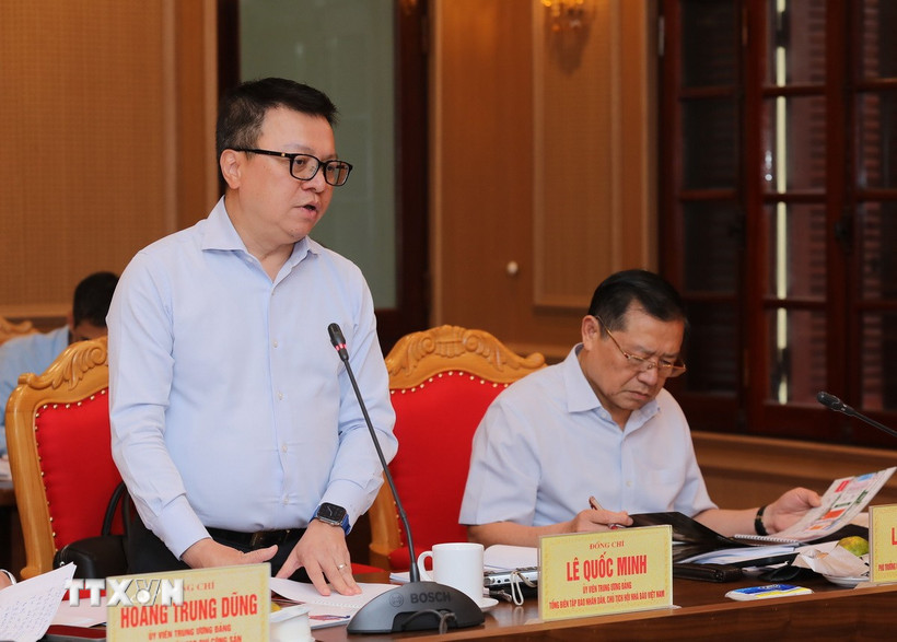 Ông Lê Quốc Minh, Ủy viên Trung ương Đảng, Tổng Biên tập báo Nhân Dân phát biểu tại buổi làm việc. (Ảnh: Thành Phương/TTXVN)