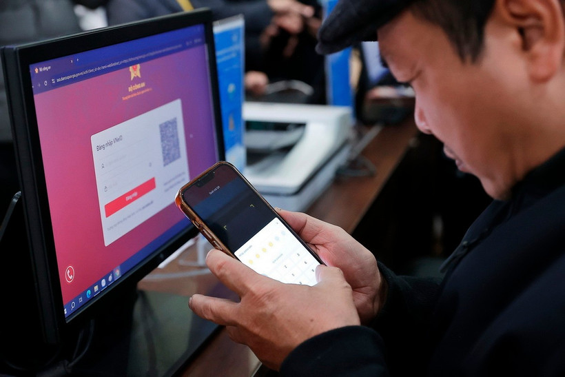 Ứng dụng công nghệ số trong việc tiếp nhận, xử lý thông tin, phản ánh về quy định pháp luật có mâu thuẫn, chồng chéo. (Ảnh minh họa. Nguồn: TTXVN)