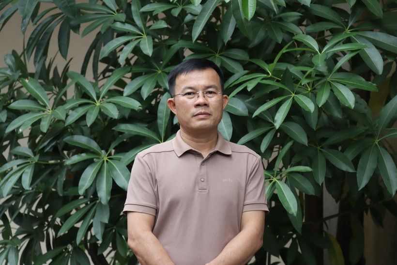 Ông Nguyễn Tùng Lĩnh, Phó Chủ tịch Hội Liên hiệp Văn học nghệ thuật Hà Tĩnh cho rằng bài viết nhấn mạnh một cách rõ ràng và mạnh mẽ về giá trị của việc thực hành tiết kiệm. (Ảnh: Hoàng Ngà/TTXVN)