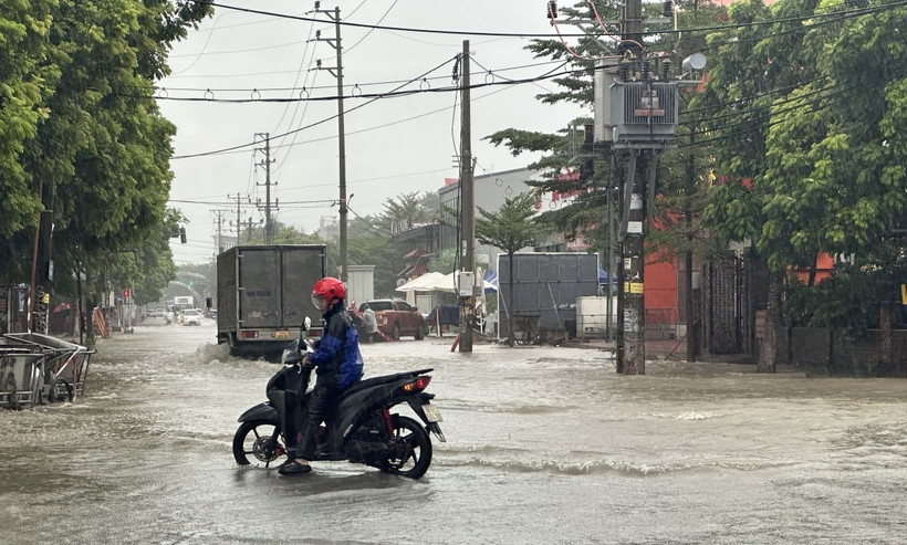 Mưa lớn gây ngập sâu ở Phú Thọ. (Ảnh: Nguyễn Thảo/TTXVN)