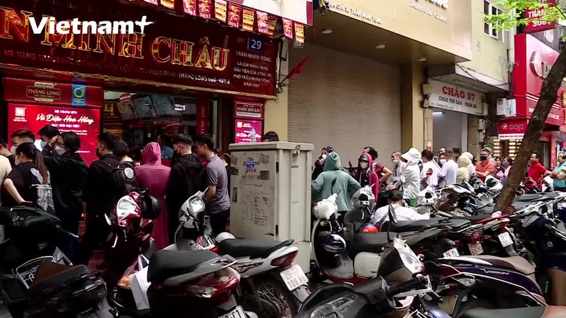 Khó như mua vàng trong ngày giá lập đỉnh 118 triệu đồng mỗi lượng