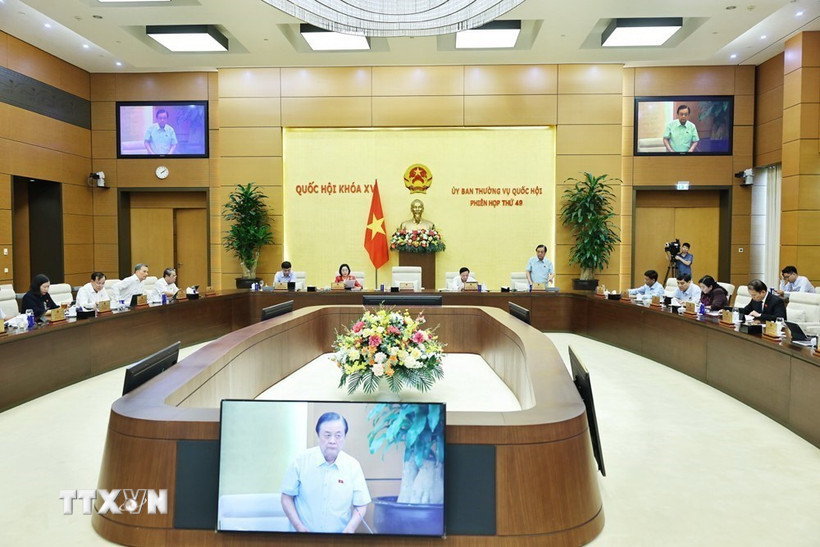 Phó Chủ tịch Quốc hội Lê Minh Hoan điều hành nội dung phiên họp. (Ảnh: Minh Đức/TTXVN)