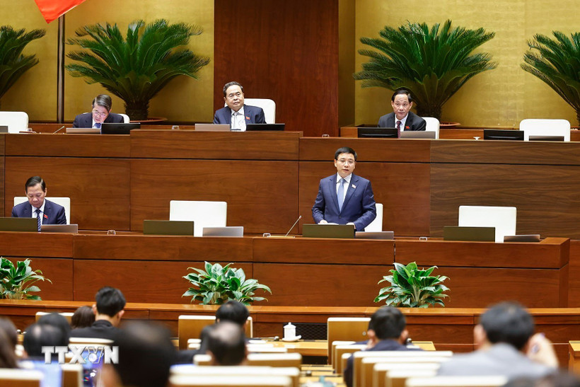 Bộ trưởng Bộ Tài chính Nguyễn Văn Thắng giải trình, làm rõ một số vấn đề đại biểu Quốc hội nêu. (Ảnh: Doãn Tấn/TTXVN)