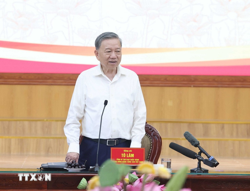 Tổng Bí thư Tô Lâm phát biểu chỉ đạo tại buổi đến thăm, kiểm tra hoạt động của chính quyền địa phương hai cấp tại phường Tây Hồ, thành phố Hà Nội. (Ảnh: Thống Nhất/TTXVN)