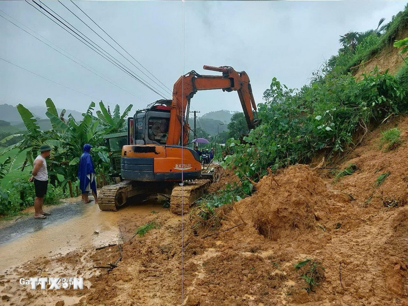Một điểm sạt lở tại Thanh Hóa. (Ảnh: TTXVN phát)