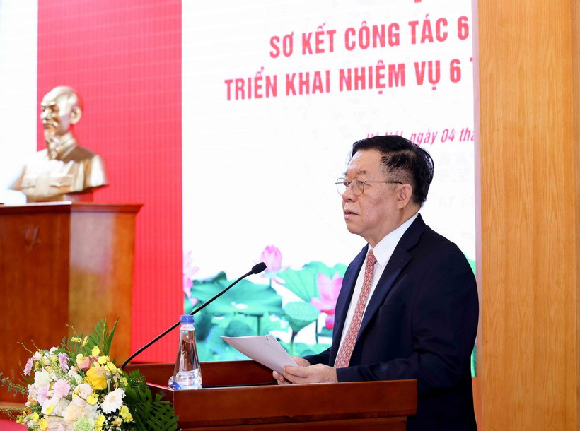 Ông Nguyễn Trọng Nghĩa, Ủy viên Bộ Chính trị, Bí thư Trung ương Đảng, Trưởng Ban Tuyên giáo và Dân vận Trung ương phát biểu chỉ đạo hội nghị. (Ảnh: Phương Hoa/TTXVN)