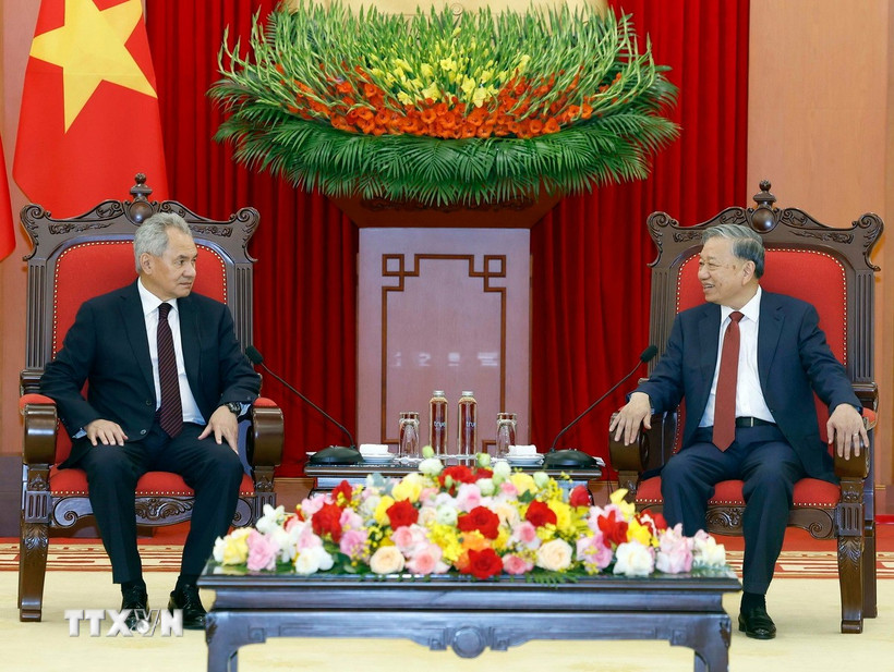 Tổng Bí thư Tô Lâm tiếp Thư ký Hội đồng An ninh Liên bang Nga Sergei Shoigu. (Ảnh: Thống Nhất/TTXVN)