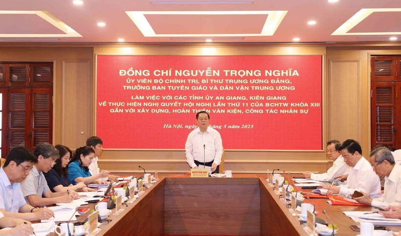 Trưởng Ban Tuyên giáo và Dân vận Trung ương Nguyễn Trọng Nghĩa phát biểu chỉ đạo buổi làm việc. (Ảnh: Phương Hoa/TTXVN) Trưởng Ban Tuyên giáo và Dân vận Trung ương Nguyễn Trọng Nghĩa phát biểu chỉ đạo buổi làm việc. (Ảnh: Phương Hoa/TTXVN)
