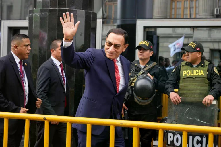 Cựu Tổng thống Peru Martín Vizcarra đến tòa án tại Lima, Peru. (Nguồn: AP)