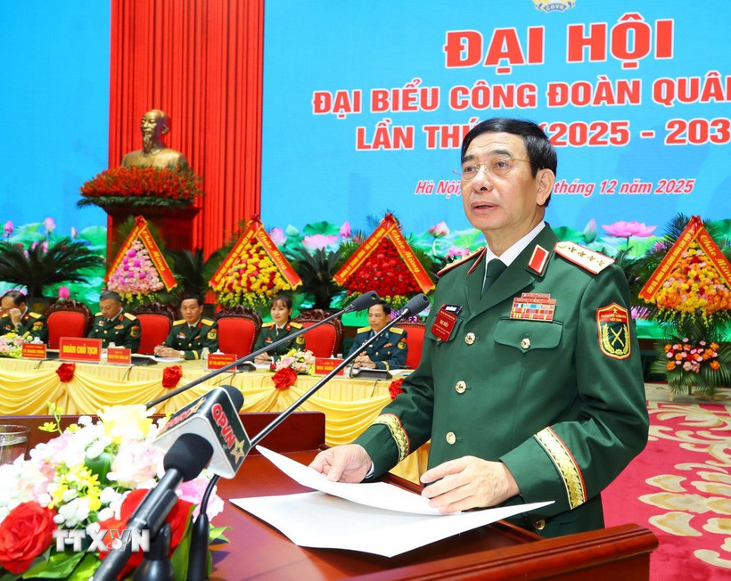 Đại tướng Phan Văn Giang, Ủy viên Bộ Chính trị, Phó Bí thư Quân ủy Trung ương, Bộ trưởng Bộ Quốc phòng phát biểu chỉ đạo tại đại hội. (Ảnh: Trọng Đức/TTXVN)