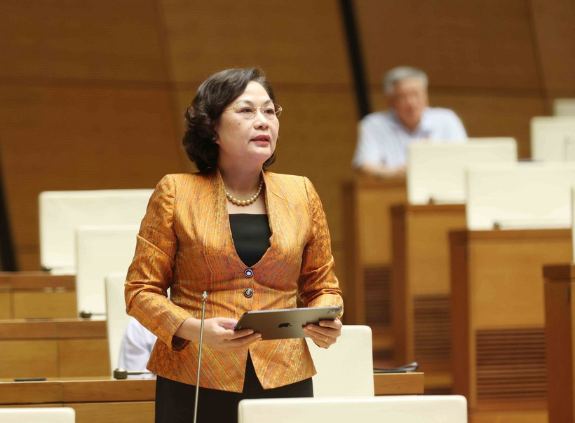 Thống đốc Ngân hàng Nhà nước Việt Nam Nguyễn Thị Hồng giải trình làm rõ ý kiến Đại biểu Quốc hội. (Ảnh: Phương Hoa/TTXVN)