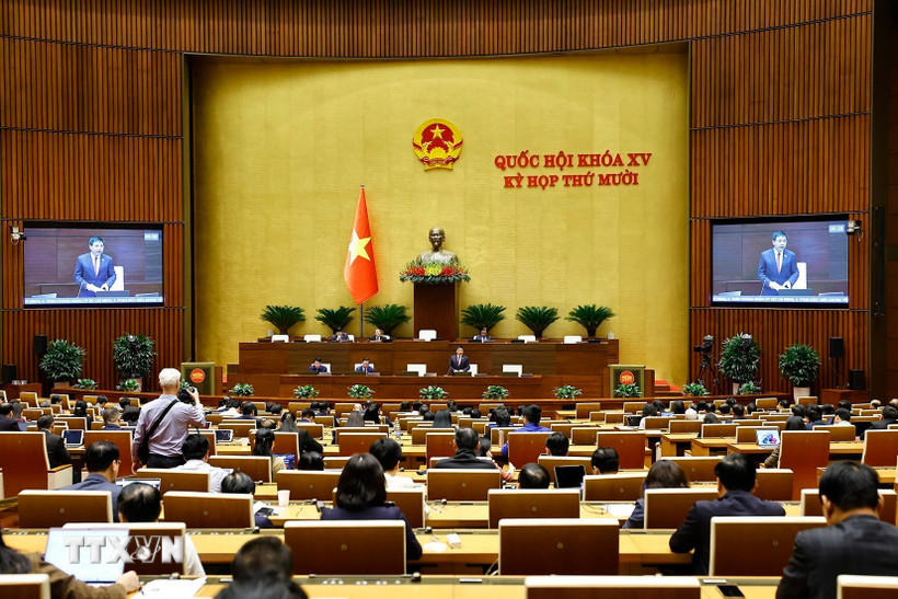 Bộ trưởng Bộ Tài chính Nguyễn Văn Thắng giải trình, làm rõ một số vấn đề đại biểu Quốc hội nêu. (Ảnh: Doãn Tấn/TTXVN)