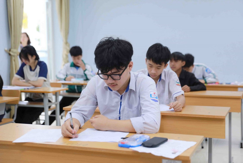 Thí sinh làm bài thi. (Ảnh: Quý Trung/TTXVN)