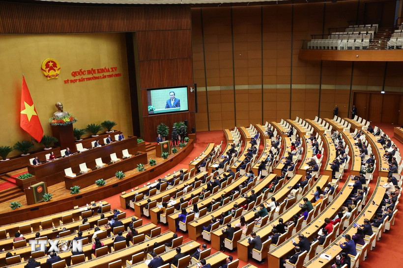 Theo Quy định số 365, Bộ Chính trị quy định cùng với tiêu chuẩn các chức danh phải bảo đảm đầy đủ 6 tiêu chuẩn chung đối với cán bộ lãnh đạo, quản lý các cấp; đồng thời Lãnh đạo chủ chốt của Đảng, Nhà nước phải đáp ứng các tiêu chuẩn của mỗi chức danh, cụ thể. (Ảnh: Thống Nhất/TTXVN)