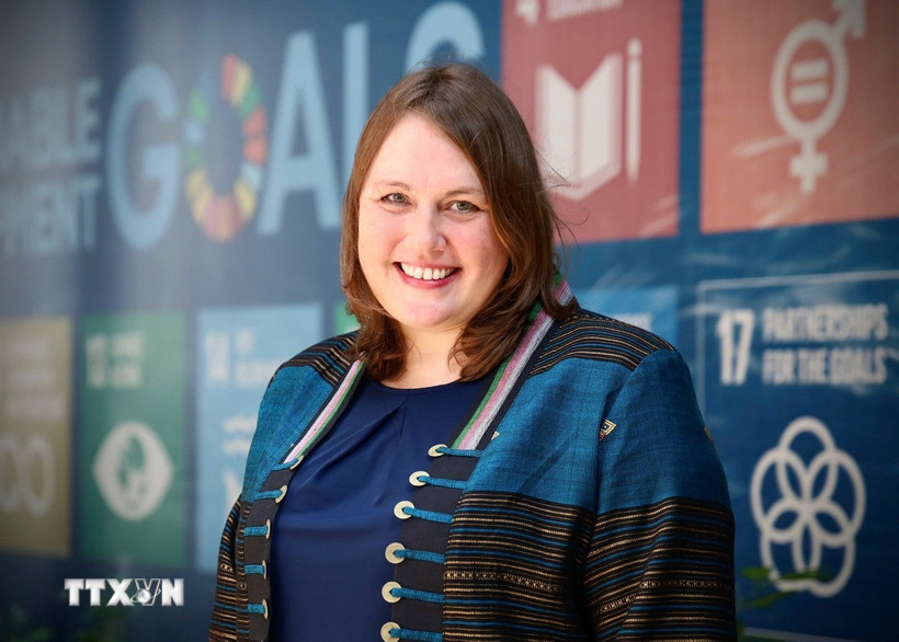 Bà Kendra Rinas - Trưởng phái đoàn Tổ chức Di cư Quốc tế (IOM). (Ảnh: Việt Đức/TTXVN)