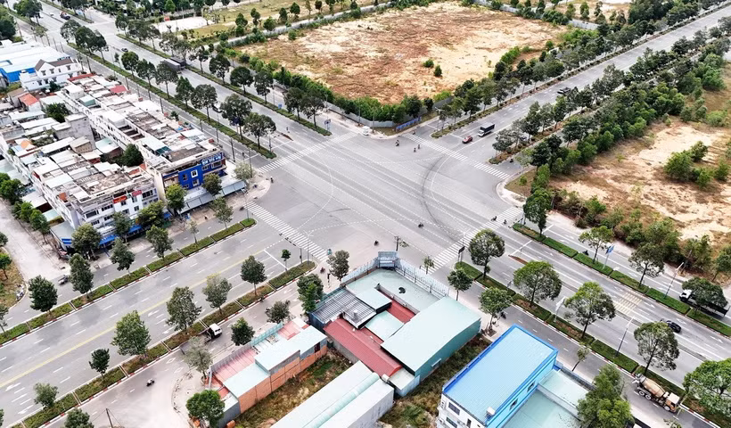Điểm giao đường Vành đai 4 Thành phố Hồ Chí Minh với đường Mỹ Phước-Tân Vạn. (Ảnh: Hồng Đạt/TTXVN)