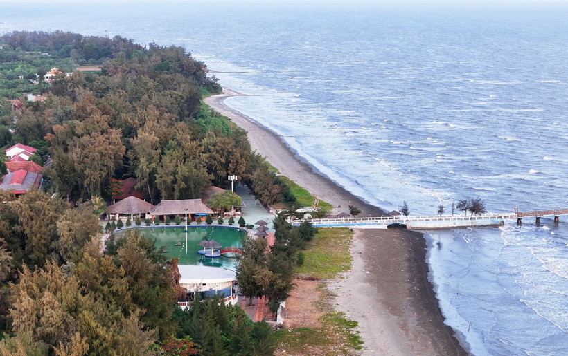 Khu du lịch dưới rừng dương trên bãi biển Cần Giờ. (Ảnh: Hồng Đạt/TTXVN)