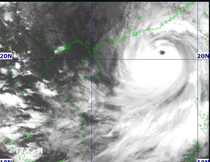 Vị trí tâm bão số 9 lúc 16 giờ ngày 23/9. (Ảnh: TTXVN phát)