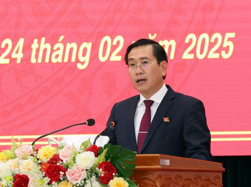 Ông Phạm Văn Hậu, Chủ tịch Hội đồng Nhân dân tỉnh Ninh Thuận, phát biểu tại kỳ họp. (Ảnh: Công Thử/TTXVN)