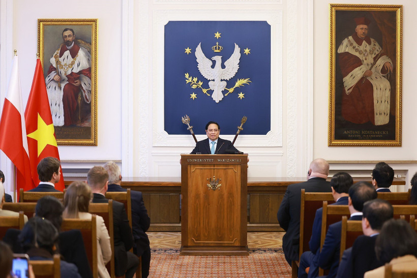 Thủ tướng Phạm Minh Chính phát biểu về chính sách của Việt Nam tại Đại học Tổng hợp Warsaw. (Ảnh: Dương Giang/TTXVN)