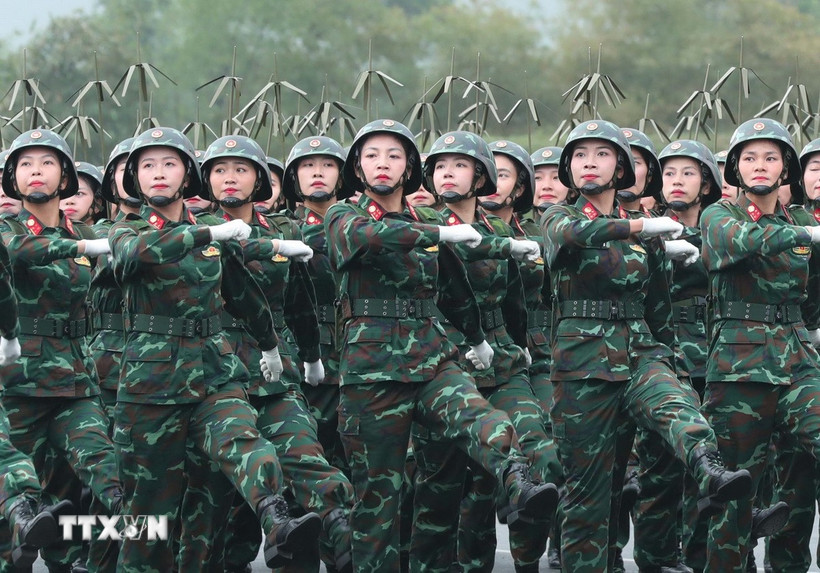 Khối nữ Bộ đội thông tin tham gia hợp luyện. (Ảnh: Trọng Đức/TTXVN)