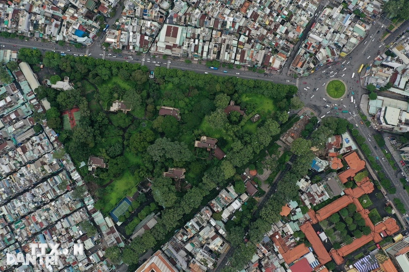 Khu đất số 1 đường Lý Thái Tổ, phường Vườn Lài dự kiến sẽ làm công viên, trong đó bố trí đài tưởng niệm đồng bào, cán bộ, chiến sỹ hy sinh, tử vong vì đại dịch COVID-19. (Ảnh: TTXVN phát)