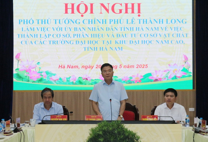 Phó Thủ tướng Chính phủ Lê Thành Long phát biểu tại buổi làm việc. (Ảnh: Thanh Tuấn/TTXVN)