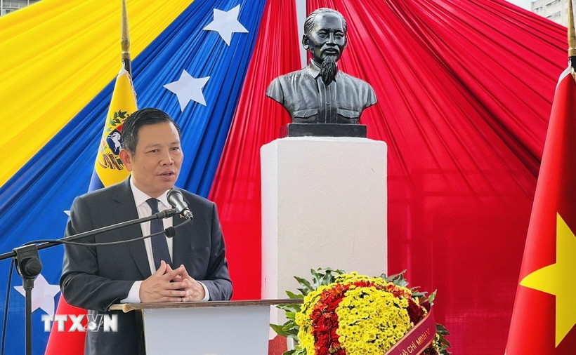 Đại sứ Việt Nam tại Venezuela Vũ Trung Mỹ phát biểu tại sự kiện. (Ảnh: TTXVN phát)