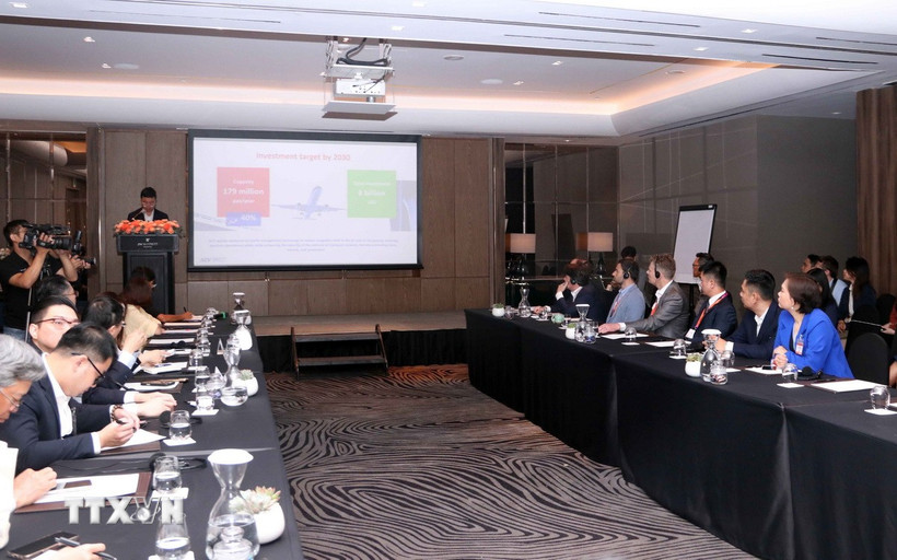 Quang cảnh phiên Hội thảo về hợp tác phát triển hàng không. (Ảnh: Xuân Khu/TTXVN)