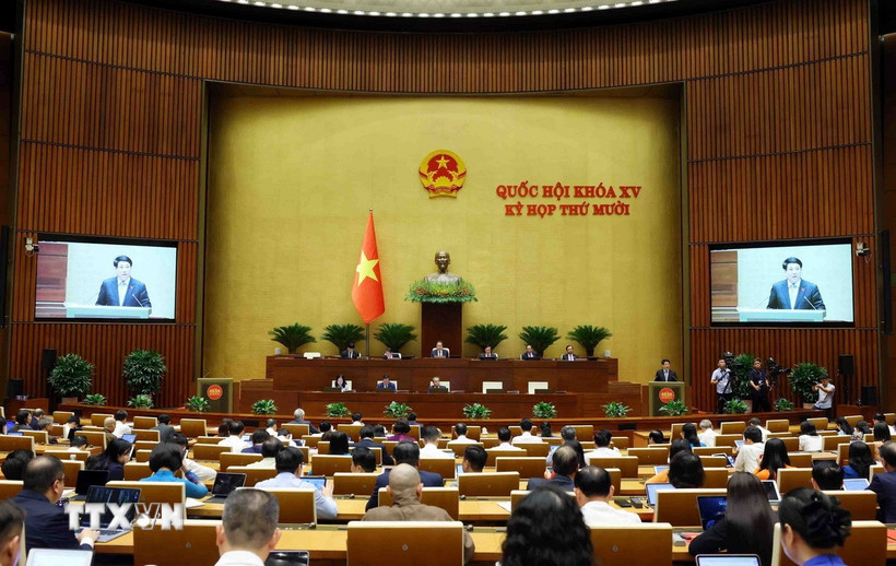 Chủ tịch nước Lương Cường trình bày Báo cáo tổng kết công tác nhiệm kỳ 2021-2026 của Chủ tịch nước trong phiên khai mạc ngày 20/10. (Ảnh: Phạm Kiên/TTXVN)