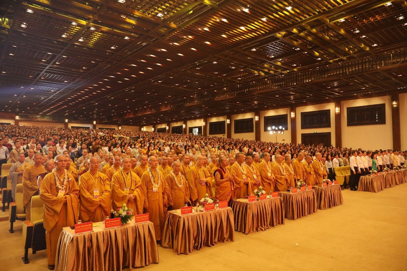 Hơn 4.500 tăng ni, phật tử và người dân dự Đại lễ Phật đản tại chùa Bái Đính